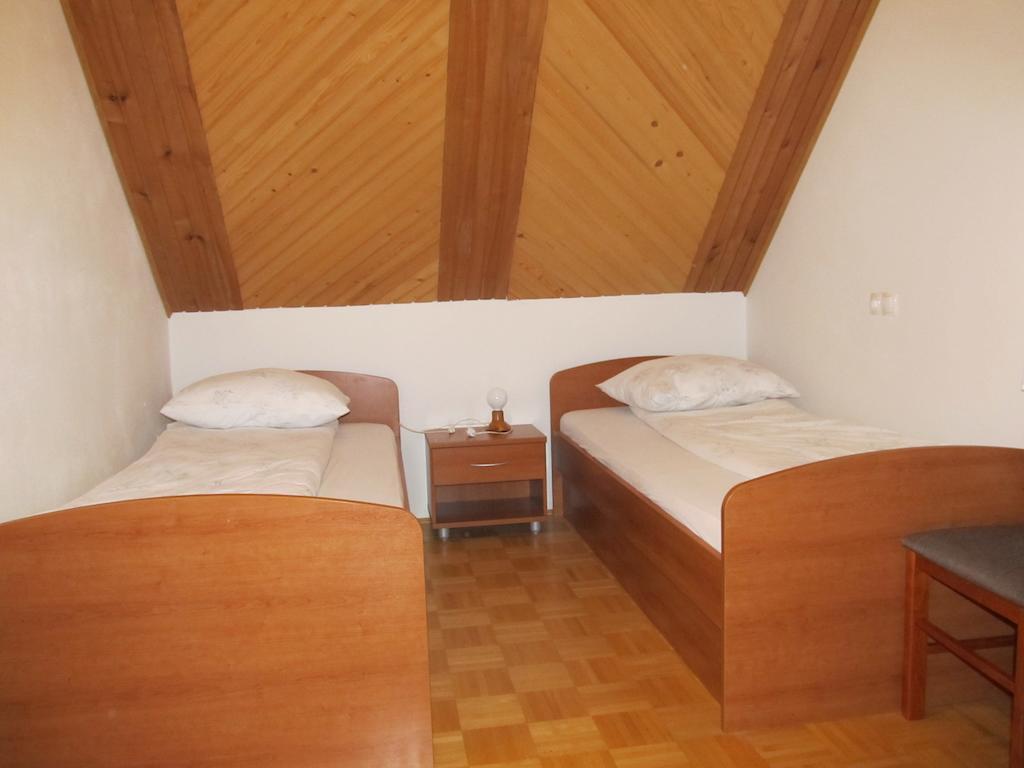 Tourist Farm Ljubica Villa Poljane nad Skofjo Loko Ruang foto