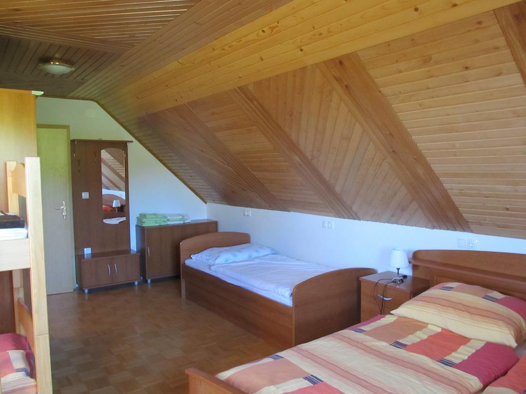 Tourist Farm Ljubica Villa Poljane nad Skofjo Loko Ruang foto