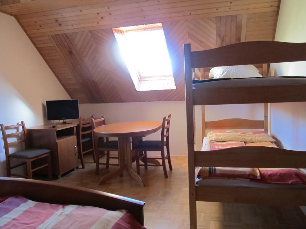 Tourist Farm Ljubica Villa Poljane nad Skofjo Loko Ruang foto